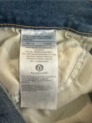 Levi's Signature by Levi Strauss Women High Rise Straight Distressed Jeans size 8 W29⁠ thumbnail 6