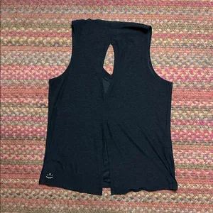 BEYOND YOGA V NECK OPEN BACK TANK thumbnail 5