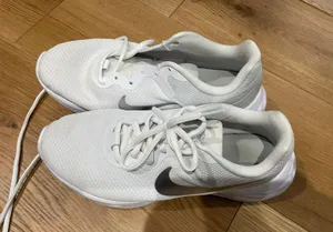 White Nikes Silver Check  thumbnail 2