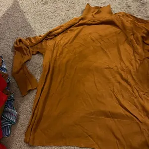 Zara medium blouse‎ thumbnail 2