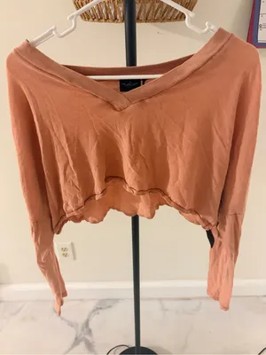 Urban Outfitters Cropped V-Neck Long Sleeve Top - Rust Pink thumbnail 1