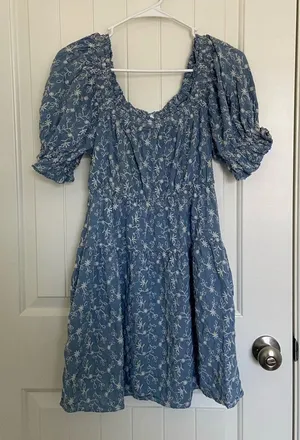 EUC | Old Navy women’s long sleeve smocked dress —‎ XS thumbnail 1