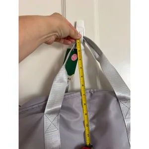 NWT‎ Halara silver gray gym bag thumbnail 8