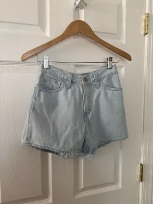 Levi’s 80s Mom Shorts thumbnail 5