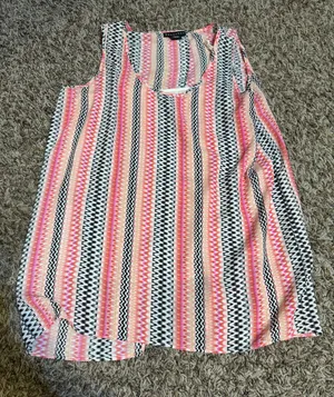 Women’s Metaphor pink and black patterned tank top. Size medium thumbnail 1