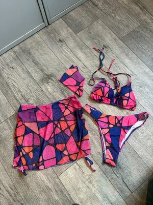 SheIn NWOT Medium 4pcs Women's Halter Tie Neck Triangle Bikini Set Head Scarf & Skirt thumbnail 2