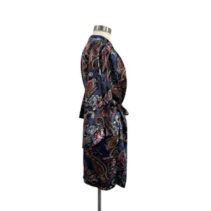 Source Unknown Vintage Satin Paisley Robe Nightgown Long Sleeve Lounge Wear‎ Size M thumbnail 2