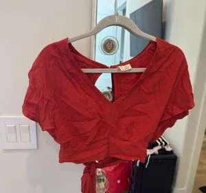 Boutique Top thumbnail 1