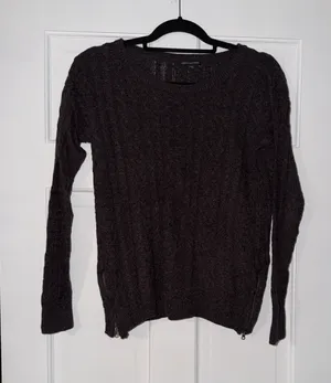 Sweater thumbnail 1