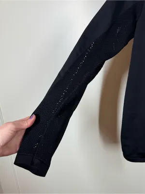 Varley Poinsetta mesh laser cut Black Jacket Size L/XL‎ activewear gym workout thumbnail 2