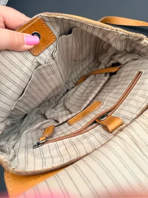 Frye leather saddle bag, crossbody bag, tan 10"x9.5" thumbnail 9