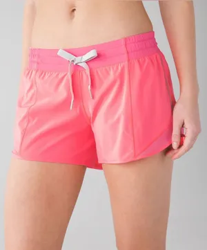 Lululemon Hotty Hot Short Flash Light 2.5” Size 10 thumbnail 1