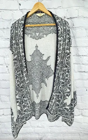 HWR Anthropologie XS S Tolay Black White Shawl Cardigan Medallion Boho Festival thumbnail 1