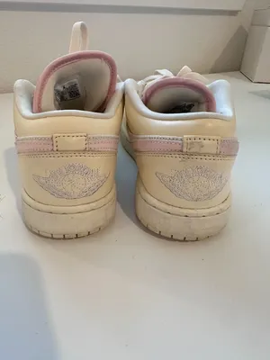 Nike Dunks thumbnail 4