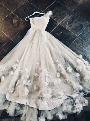 Gorgeous Dress thumbnail 3
