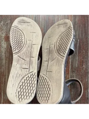 OTBT Souvenir Metallic Leather Ankle Wrap Sandals Silver Taupe Zip 7.5 Gladiator thumbnail 8