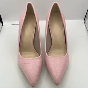 Women’s crocodile embossed chunky heeled pink court pumps Size 38/7.5US thumbnail 5