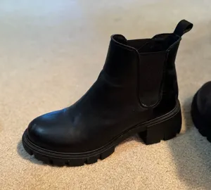 Steve Madden Leather Chelsea Boots thumbnail 1