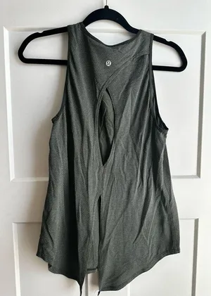 Lululemon tank size 6 thumbnail 2