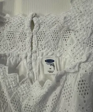 Old Navy White Eyelet shirts is a size Medium. thumbnail 2