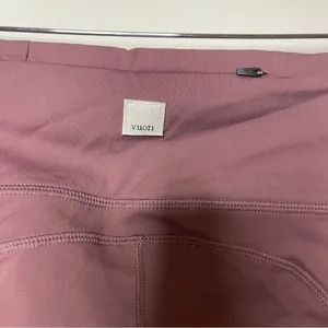 Vuori Women's Stride Legging in chest mid rise sz S thumbnail 7