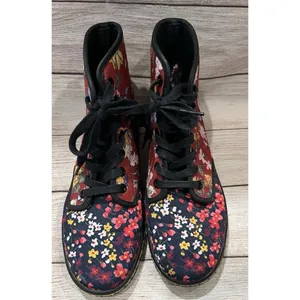 Dr. Martens Pink Floral Boots Kids Size 4 Womens Size 6 thumbnail 4