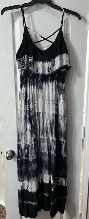 American Eagle Outfitters Monochrome Maxi Dress thumbnail 1