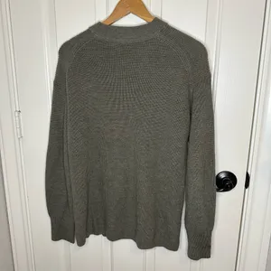Lululemon Heathered Nomad Green Merino Wool Blend Ribbed Crewneck Sweater Sz 4 thumbnail 4