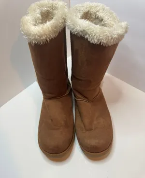 Falls Creek Faux Fur Lined Chelsea Boots Size 9 thumbnail 2