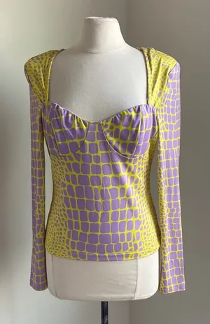 SHEIN Animal Print Top Womens Sz Large Yellow Purple Stretch Sweetheart Neck thumbnail 1