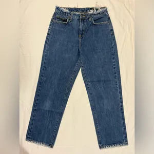 Carmar Frayed Waist High Rise Mom Jeans Size 25 thumbnail 2