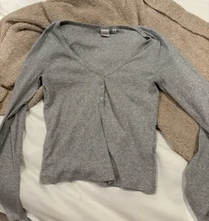 Aritzia Long Sleeve Wilfred thumbnail 1