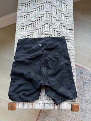 Lululemon Train High-Rise Shorts Wunder 6" thumbnail 2