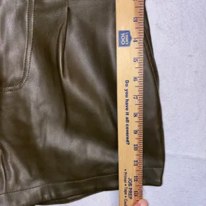 Avec Les Filles Olive Green Faux Leather high Waist Pleated Shorts‎ Size S thumbnail 3
