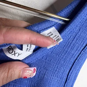 Roxy Vibrant Blue‎ Crop Top tank like new thumbnail 3
