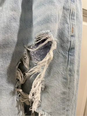 American Eagle Outfitters Light Blue Distressed Ripped Women’s Jeans Size 4 thumbnail 3