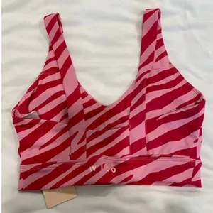 NWT Wilo The Label Contour Pink Zebra Print Sports Bra and leggings Women's S thumbnail 6