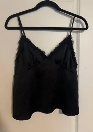 black slip top Size M thumbnail 1