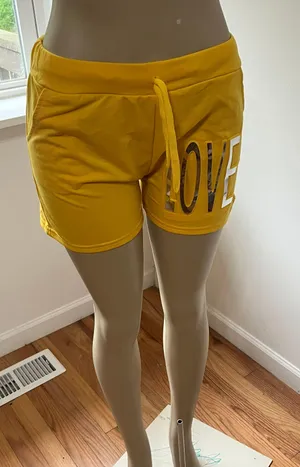 Women Short Yellow Size M thumbnail 1