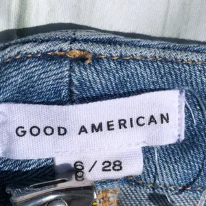 Good American NEW Skinny Jeans Raw Hem Blue Denim Size 6 / 28 Waist thumbnail 4