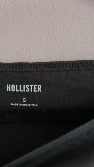 Hollister Off-The-Shoulder Top thumbnail 3
