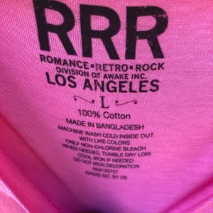 Romance & Retro Rock Womens Pink Short Sleeve V Front Graphic Tee Sz L thumbnail 3