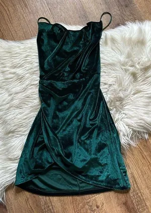 LUCY IN THE SKY Velvet Dress In Hunter Green thumbnail 1