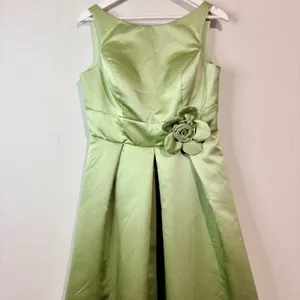 Miss Veil Hi Low Gown Dress Flower Detail Scoop Neck Formal Green Small NWT thumbnail 2