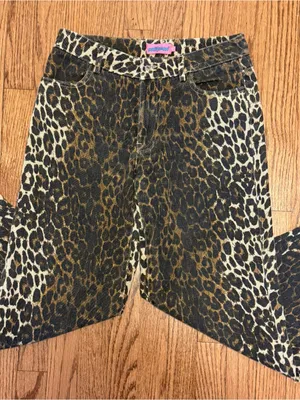 Edikted Leopard Printed Low Rise Jeans thumbnail 4