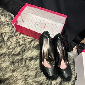 Paris Hilton Black Patent Peep Toe Platform Pumps Pink‎ Bottom Heels Size 8.5M thumbnail 7