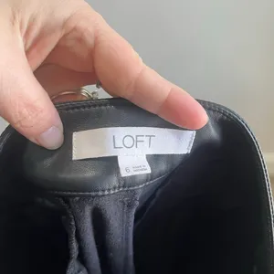 LOFT Faux Leather Wide‎ Leg Crop Pants Size 6 High Rise Modern Minimal Chic thumbnail 6