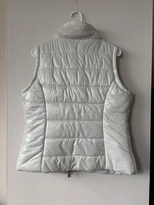 Calvin Klein White Puffer Vest - NWT - Size Medium thumbnail 6