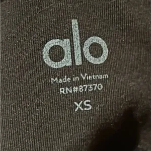 Alo Cropped Leggings thumbnail 3