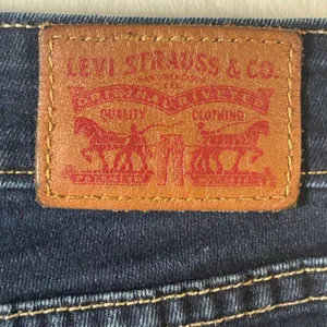 Levi‎ Strauss Co 714 Straight Leg Dark Wash Jeans Size 25 Waist 25 Inseam 31 In thumbnail 7